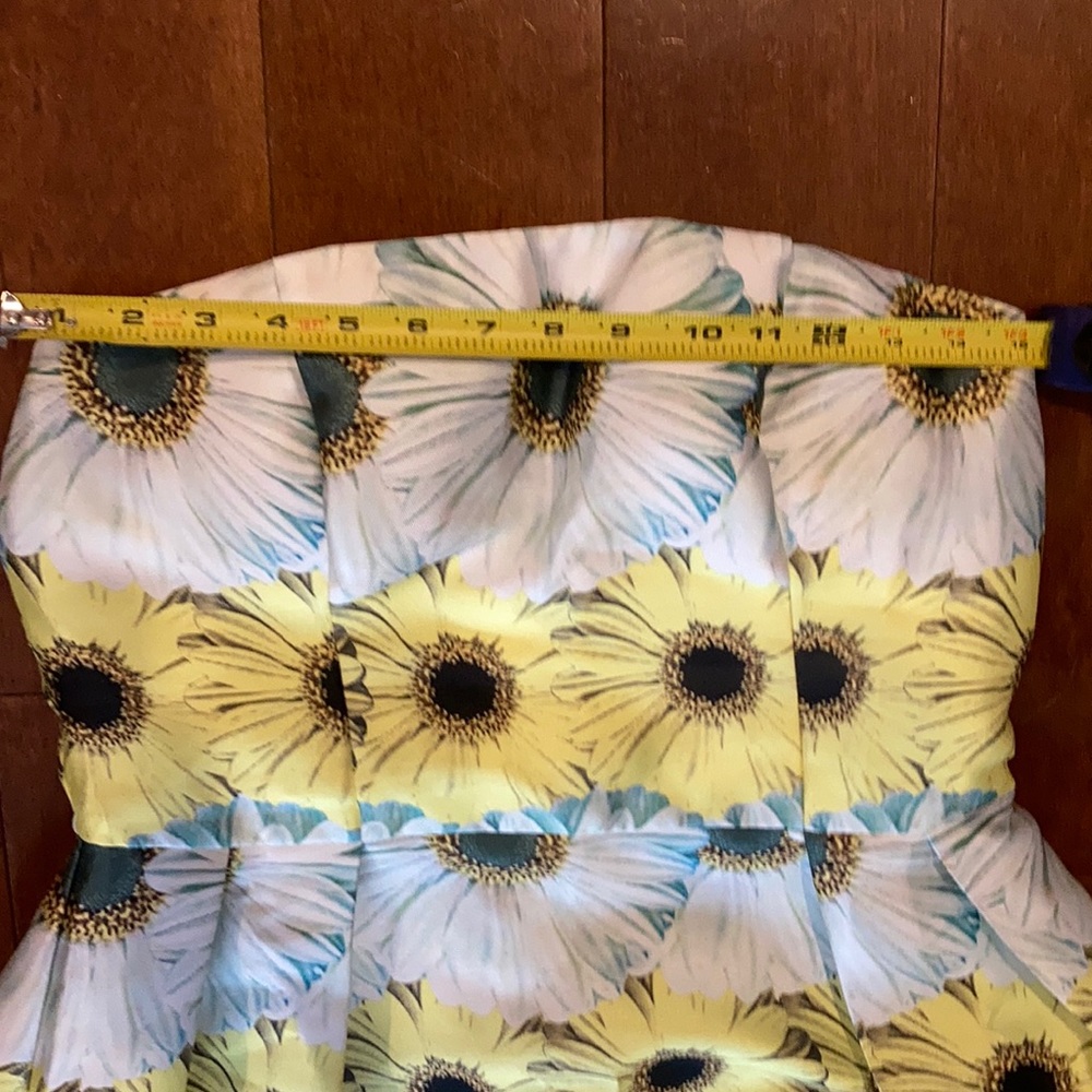 Chi Chi London Structured Bandeau Sunflower Dress - Picture 10 of 12
